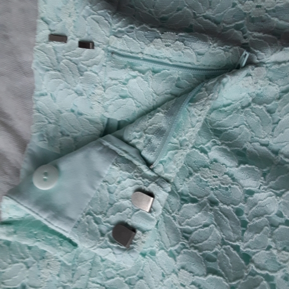 Loft Marissa Mint Blue Foral Shorts - Picture 2 of 8